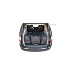 LANCIA VOYAGER, 2011- TORBY DO BAGAŻNIKA 7 SZT KJUST - 7045001. Torby podróżne KJUST, bez wzorów, z kauczuku, klasyczne. Za 1819,00 zł.