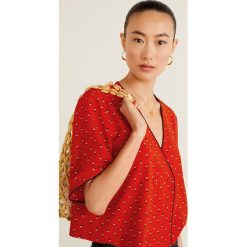 Mango - Bluzka Iris1. Czerwone bluzki damskie Mango, na co dzień, s, bez wzorów, z poliesteru, bez kołnierzyka, z krótkim rękawem. Za 119,90 zł.