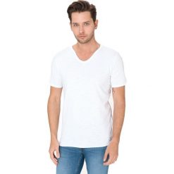 Jack & Jones Jean Bla. Koszulka Biały. Białe podkoszulki męskie Jack & Jones, l, bez wzorów, z bawełny, bez kołnierzyka, z krótkim rękawem, krótkie. Za 87,95 zł.