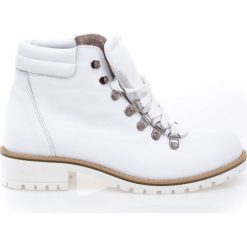 Botki - skóra naturalna - model 476 - kolor biały. Białe botki damskie Zapato, na zimę, z jeansu, eleganckie, za kostkę, bez obcasa, na obcasie, na sznurówki. W wyprzedaży za 299,25 zł.