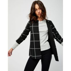 Bluza typu narzutka. Czarne bluzy damskie Moodo, xl, bez wzorów, bez rękawów, bez kaptura. Za 29,99 zł.