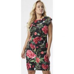 Czarna Sukienka Metilinai. Czarne sukienki damskie Born2be, na wesele, bez wzorów, eleganckie, bez kołnierzyka, bez rękawów, midi. Za 89,99 zł.