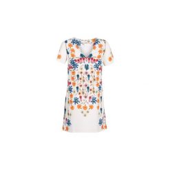 Sukienki krótkie Desigual CORK. Białe sukienki damskie Desigual, bez wzorów, bez kołnierzyka, z krótkim rękawem, krótkie, mini. Za 287,40 zł.