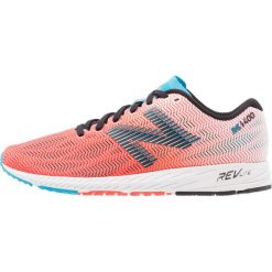 New Balance 1400 V6 Obuwie do biegania startowe pink/black. Czerwone buty damskie do biegania marki New Balance, z tworzywa sztucznego. Za 509,00 zł.