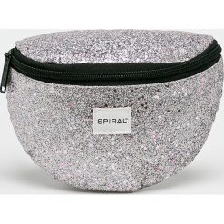 Spiral - Saszetka. Torebki klasyczne damskie Spiral, w paski, z poliesteru, casualowe, małe, bez dodatków. W wyprzedaży za 49,90 zł.