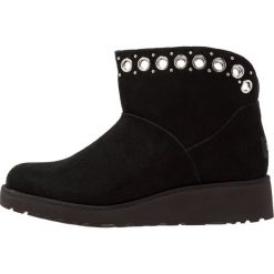 Botki damskie lity: UGG RILEY Botki na koturnie black