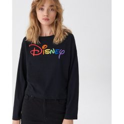 Koszulka Disney - Czarny. Czarne koszulki damskie House, s, z motywem z bajki, bez kołnierzyka, bez rękawów. Za 59,99 zł.