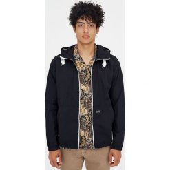 Kurtka z popeliny z kapturem. Czarne kurtki męskie bomber Pull&Bear, m, z kapturem. Za 62,90 zł.