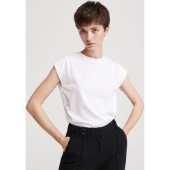 T-shirt z lyocellu i bawełny - Biały. Białe t-shirty damskie Reserved, s, bez wzorów, z bawełny, bez kołnierzyka. Za 49,99 zł.