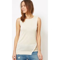 Top "Fery" w kolorze kremowym. Białe bluzki damskie Ateliers de la maille Paris, bez wzorów, z jedwabiu, z okrągłym kołnierzem. W wyprzedaży za 171,95 zł.