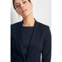 Taliowany żakiet. Niebieskie żakiety damskie Orsay, w kwiaty, z elastanu. Za 149,99 zł.