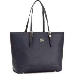 Torebka TOMMY HILFIGER - Honey Ew Tote AW0AW04548 413. Niebieskie torebki klasyczne damskie TOMMY HILFIGER, bez wzorów, ze skóry ekologicznej, klasyczne, duże, bez dodatków. Za 769,00 zł.