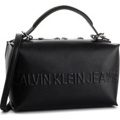 Torebka CALVIN KLEIN JEANS - Box City Box K60K605535 001. Czarne torebki klasyczne damskie Calvin Klein Jeans, bez wzorów, z jeansu, klasyczne, bez dodatków. Za 449,00 zł.