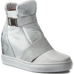 Sneakersy EKSBUT - 77-4492-F29/369-1G Biały. Szare półbuty damskie marki Eksbut, bez wzorów, ze skóry, bez obcasa, na obcasie, bez zapięcia. W wyprzedaży za 239,00 zł.