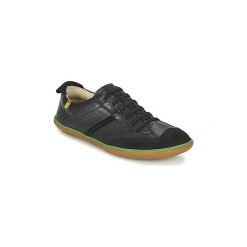 Buty El Naturalista EL VIAJERO GOKO. Czarne trampki i tenisówki damskie marki El Naturalista, bez wzorów, bez zapięcia. Za 439,20 zł.