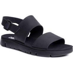 Sandały CAMPER - Oruga Sandal K100543-001 Black. Czarne klapki męskie Camper, bez wzorów, ze skóry. Za 419,00 zł.
