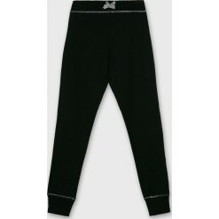 Blukids - Spodnie dziecięce 140-170 cm. Czarne spodnie dziewczęce Blukids, bez wzorów, z bawełny, casualowe. W wyprzedaży za 29,90 zł.