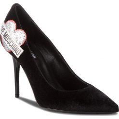 Szpilki LOVE MOSCHINO - JA10039C16IFX000 Nero. Czarne szpilki ze skóry licowej Love Moschino, z aplikacjami, bez obcasa, na obcasie, bez zapięcia. W wyprzedaży za 539,00 zł.