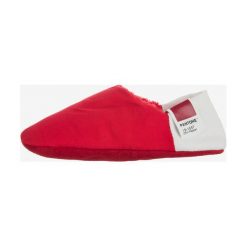 Pantone Universe Chill-Out Kapcie Czerwony. Czerwone kapcie męskie Pantone Universe, z materiału. Za 137,95 zł.