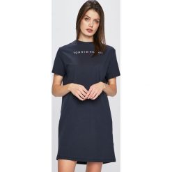 Tommy Hilfiger - Sukienka. Sukienki damskie TOMMY HILFIGER. W wyprzedaży za 299,90 zł.
