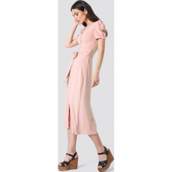 Trendyol Sukienka midi z guzikami - Pink. Szare sukienki na komunię marki Trendyol, na co dzień, z elastanu, casualowe, midi, dopasowane. Za 161,95 zł.