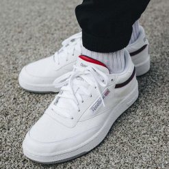 Reebok Club C 85 (CN3761). Szare buty sportowe męskie Reebok, ze skóry, bez zapięcia, reebok club. Za 299,99 zł.