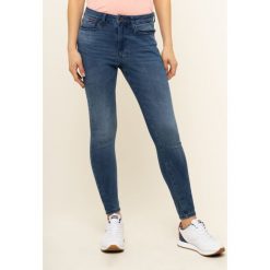 Jeansy Skinny Fit Tommy Jeans Tj 2008 DW0DW07501. Niebieskie jeansy damskie Tommy Jeans. W wyprzedaży za 429,00 zł.