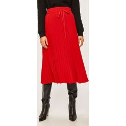 Red Valentino - Spódnica. Czerwone spódniczki damskie Red Valentino, bez wzorów, z poliesteru, midi, rozkloszowane. W wyprzedaży za 1749,00 zł.