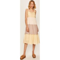 Vero Moda - Sukienka. Białe sukienki damskie Vero Moda, na co dzień, s, bez wzorów, z bawełny, casualowe, z dekoltem karo, bez rękawów, maxi, rozkloszowane. W wyprzedaży za 189,90 zł.
