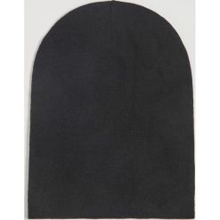 Czapka beanie - Czarny. Czarne czapki damskie Sinsay, bez wzorów. Za 14,99 zł.