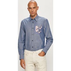 Guess Jeans - Koszula. Niebieskie koszule męskie Guess Jeans, s, z aplikacjami, z elastanu, klasyczne, z klasycznym kołnierzykiem, z długim rękawem. Za 399,90 zł.