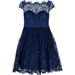 Sukienki hiszpanki: Chi Chi London Curvy APRIL Sukienka koktajlowa navy tonal