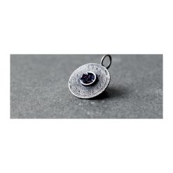 Srebrny wisiorek z karborundem AZTEC SUN. Szare zawieszki damskie SHAMBALA, srebrne. Za 75,00 zł.