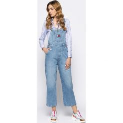 Ogrodniczki Tommy Jeans New Dungaree DW0DW07685. Niebieskie kombinezony damskie Tommy Jeans, bez wzorów, z bawełny, bez kołnierzyka, bez rękawów. W wyprzedaży za 489,00 zł.