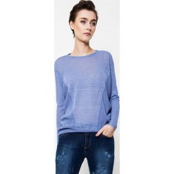 Sweter w kolorze niebieskim. Niebieskie swetry damskie marki Deni Cler, bez wzorów, z denimu, z długim rękawem, długie, bez kaptura. W wyprzedaży za 249,95 zł.