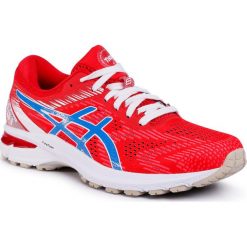 Buty ASICS - GT-2000 8 1012A656 Red/Electric Blue 600. Czerwone buty sportowe damskie Asics, bez wzorów, z tworzywa sztucznego, sportowe, do biegania. Za 579,00 zł.
