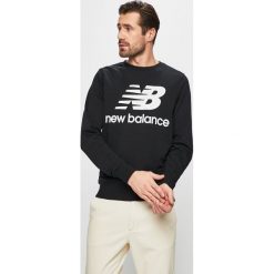 New Balance - Bluza. Czarne bluzy męskie New Balance, s, z nadrukiem, z elastanu, z okrągłym kołnierzem, bez rękawów, bez kaptura. W wyprzedaży za 169,90 zł.