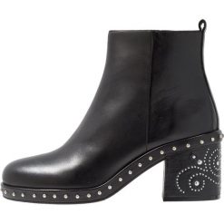 Adele Dezotti Ankle boot schwarz. Czarne botki damskie skórzane marki Adele Dezotti. Za 549,00 zł.