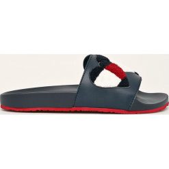 Tommy Jeans - Klapki. Niebieskie klapki damskie Tommy Jeans, bez wzorów, z jeansu, bez obcasa, na obcasie. W wyprzedaży za 179,90 zł.
