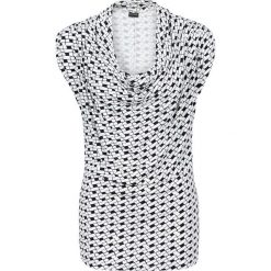 Długi shirt bonprix czarno-biały z nadrukiem. Czarne koszulki damskie bonprix, z nadrukiem, eleganckie, bez kołnierzyka, z długim rękawem. Za 54,99 zł.