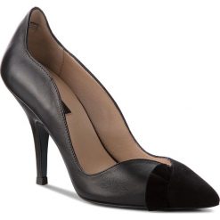 Szpilki PATRIZIA PEPE - 8V0254/A4E1-K103 Nero. Czarne szpilki zamszowe Patrizia Pepe, z aplikacjami, eleganckie, na obcasie. W wyprzedaży za 639,00 zł.