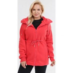 Czerwona Bluza Krynrelle. Czerwone bluzy damskie Born2be, xl, bez wzorów, bez rękawów, bez kaptura. Za 119,99 zł.