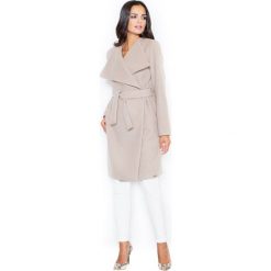 Wiązany w pasie płaszcz. Płaszcze damskie Made in Poland, bez wzorów, z poliesteru. Za 319,00 zł.