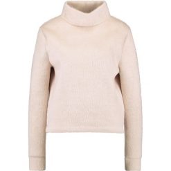 Swetry klasyczne damskie: one more story Sweter peach dust