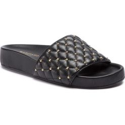 Klapki MARCIANO GUESS - 92G9I29103Z JBLK. Czarne klapki damskie MARCIANO GUESS, z aplikacjami, ze skóry ekologicznej, bez obcasa. W wyprzedaży za 319,00 zł.