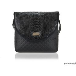TOREBKA PURO CLASSIC 1508 BLACK SNAKE. Czarne torebki klasyczne damskie Pakamera, bez wzorów, na ramię, bez dodatków. Za 179,00 zł.