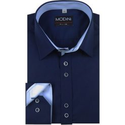 Granatowa koszula męska Modini A4. Niebieskie koszule męskie Modini Moda Męska, m, bez wzorów, z bawełny, eleganckie, ze stójką, z długim rękawem. Za 105,30 zł.