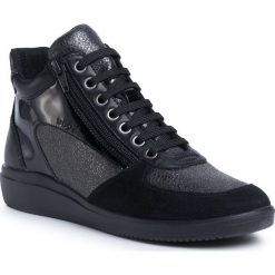 Sneakersy GEOX - D Tahina B D04BDB 0PV22 C9999 Black. Czarne półbuty damskie Geox, na co dzień, bez wzorów, z zamszu, bez obcasa, na płaskiej podeszwie, bez zapięcia. Za 389,00 zł.