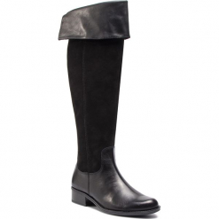 Muszkieterki CAPRICE - 9-25518-21 Black Comb 019. Czarne kozaki damskie Caprice, ze skóry, bez obcasa, bez zapięcia. W wyprzedaży za 339,00 zł.