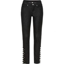 Dżinsy push-up z wycięciem bonprix czarny "stone". Czarne jeansy damskie bonprix. Za 134,99 zł.